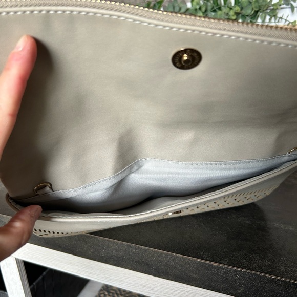 Clutch - Picture 4 of 5